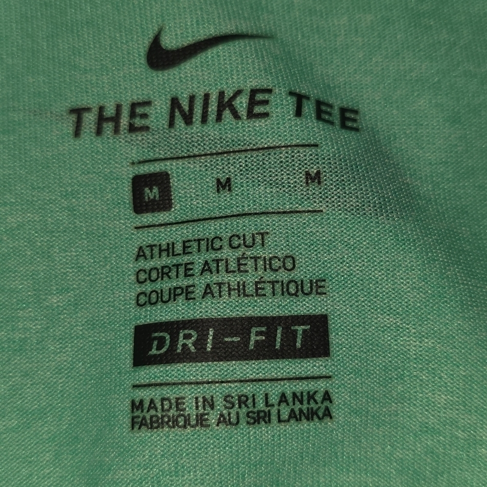 Nike Athletic Cut Dri-fit Graphic Tank Size Medium - Picture 4 of 5